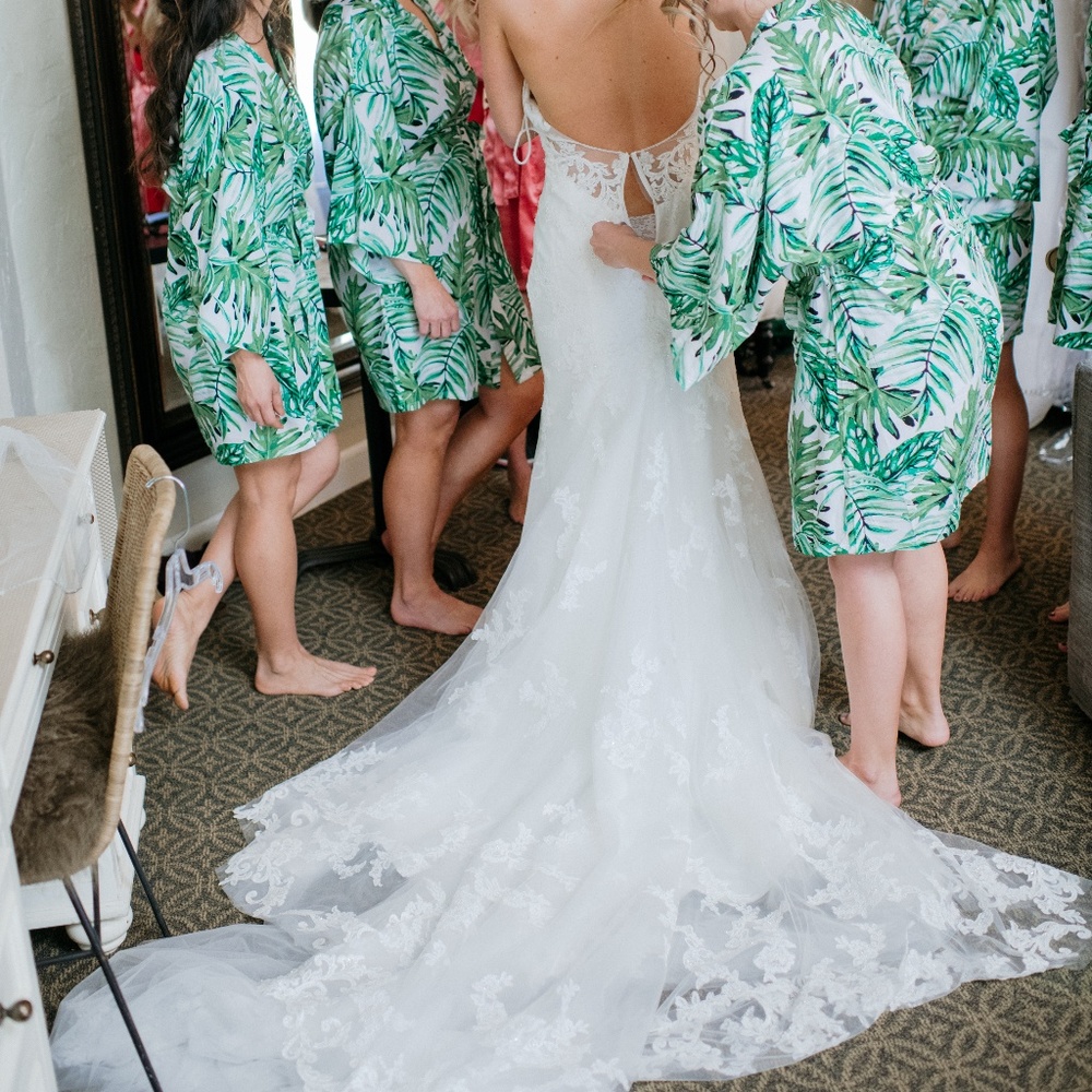 WEDDING DRESS